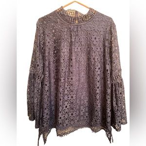 NWOT Navy Suzanne Betro Long Sleve Top